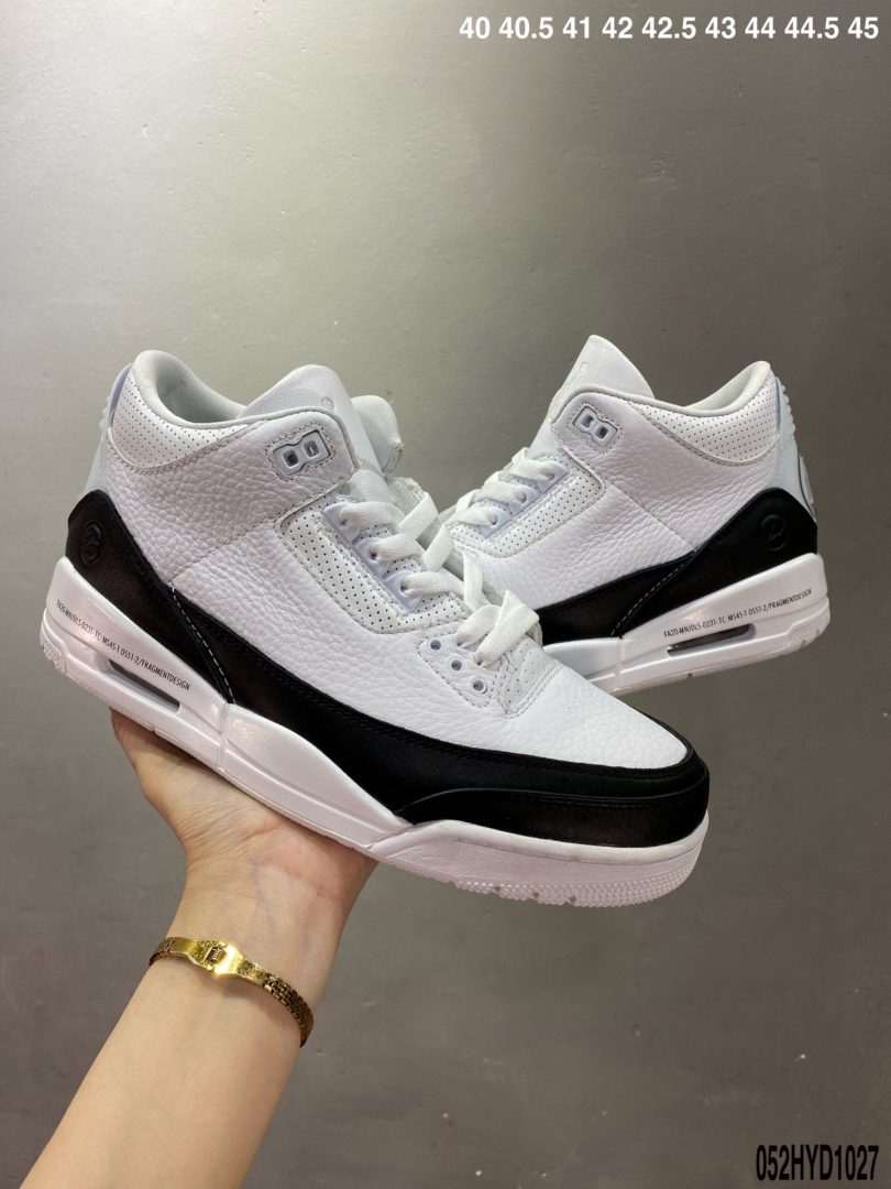 联名, Jumpman, Jordan, AJ3, Air Jordan 3, Air Jordan - 乔丹AJ3代 白黑色 藤原浩 闪电联名 Fragment Design x Air Jordan 3 整双鞋以经典百搭的黑白主题呈现