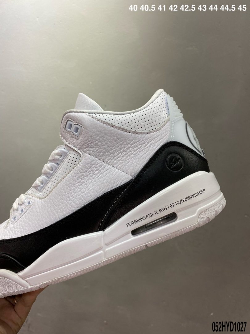 联名, Jumpman, Jordan, AJ3, Air Jordan 3, Air Jordan - 乔丹AJ3代 白黑色 藤原浩 闪电联名 Fragment Design x Air Jordan 3 整双鞋以经典百搭的黑白主题呈现