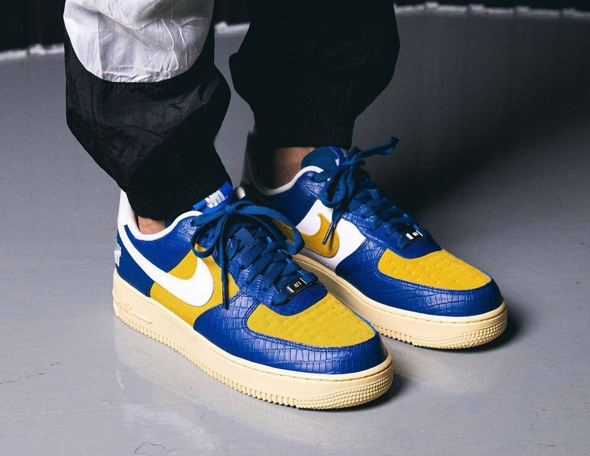 Undefeated-Nike-Air-Force-1-Low-Dunk-vs-AF1-Pack-Release-Date-On-Feet-4