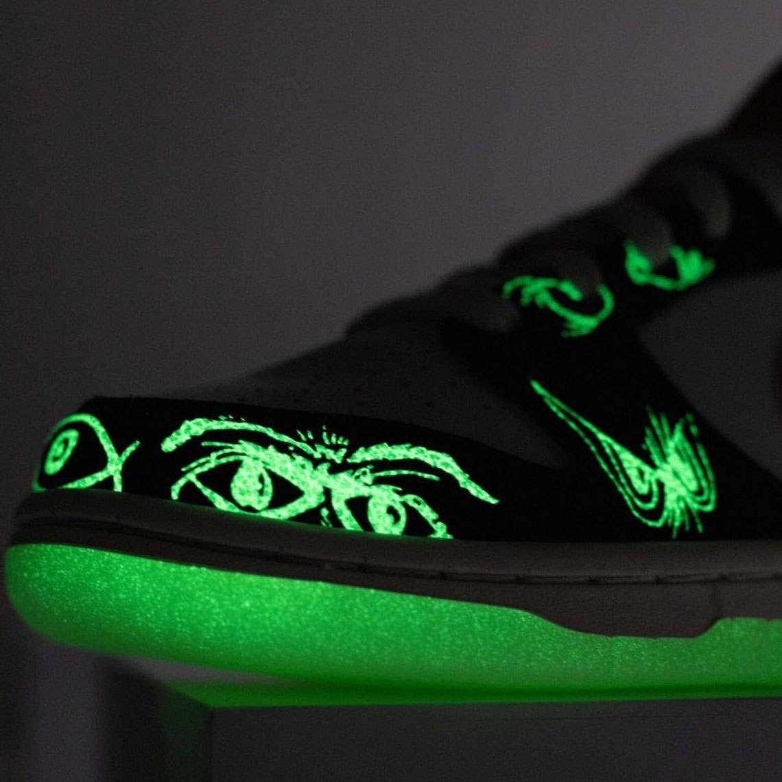 nike-dunk-low-halloween-2021-DD3357-100-14