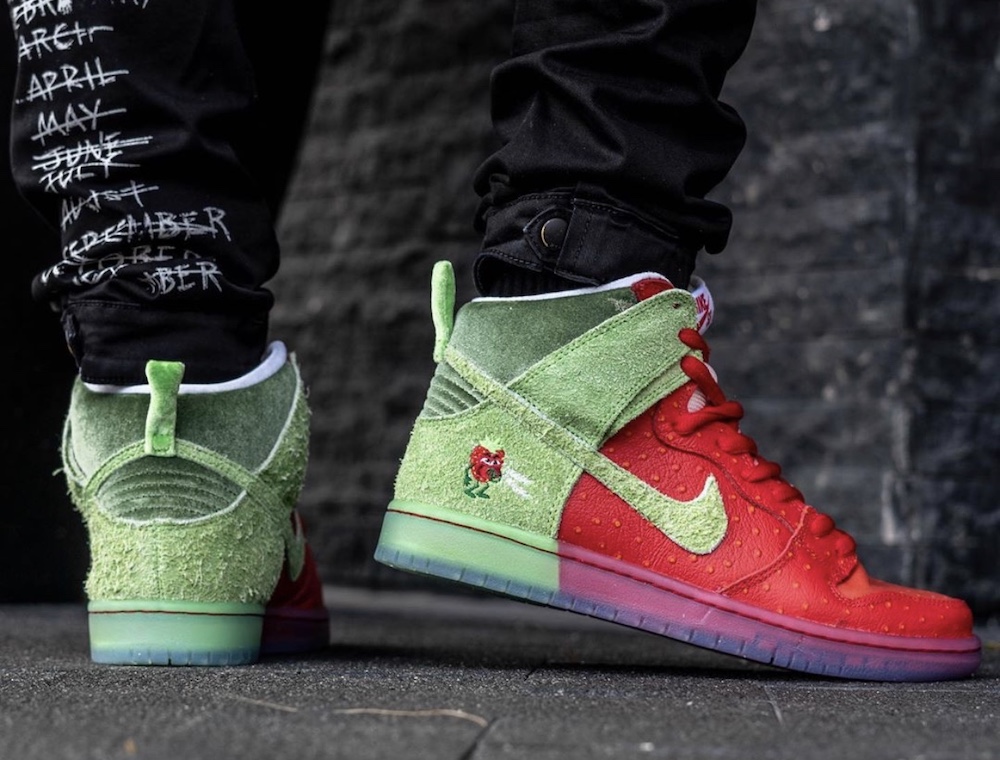 Nike SB Dunk High Strawberry Cough CW7093-600 发售日期价格