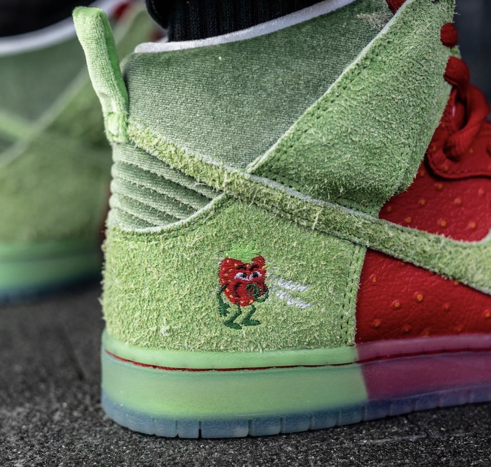 Nike SB Dunk High Strawberry Cough CW7093-600 发售日期价格