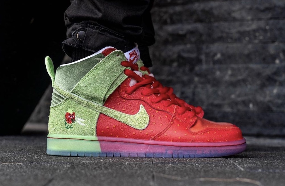 Nike SB Dunk High Strawberry Cough CW7093-600 发售日期价格