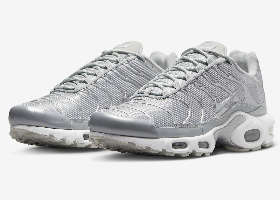 Nike Air Max Plus Metallic Silver Grey Fog FJ1012-095 Release Date