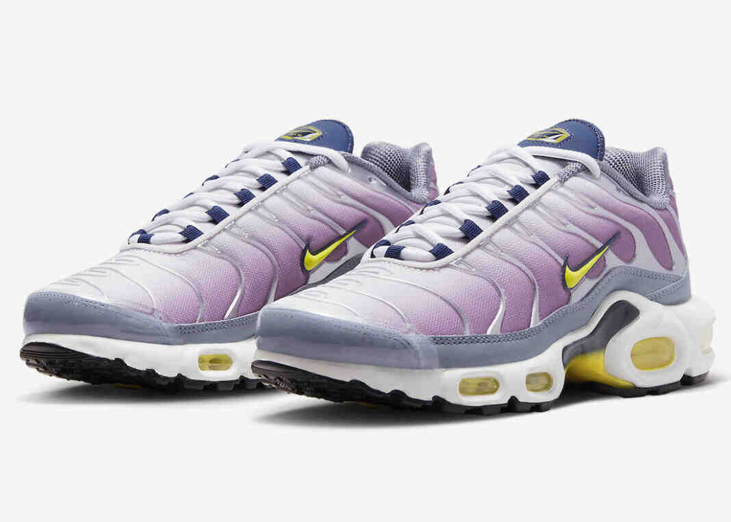 2023年夏天的Nike Air Max Plus “Violet Dust”。