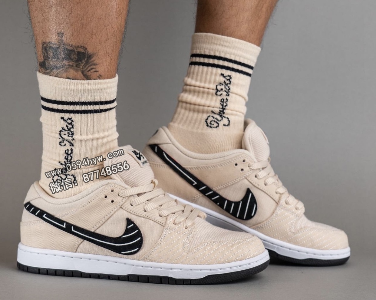 Albino-Preto-Nike-SB-Dunk-Low-FD2627-200-On-Feet-4