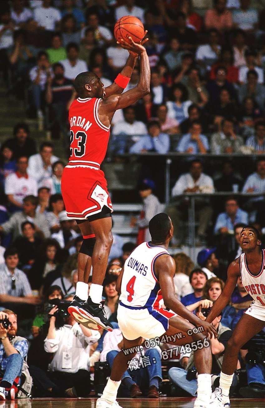 Michael-Jordan-Air-Jordan-4-Bred-OG-1989