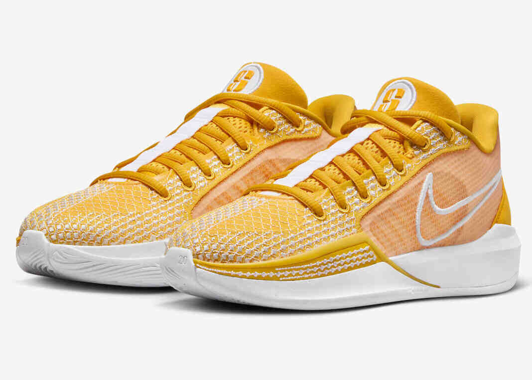 Nike Sabrina 1 “University Gold” 现已上市。