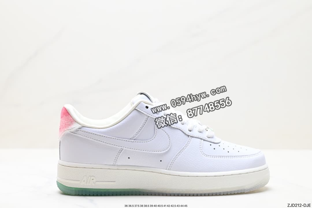 Air Force 1 ‘07 Low 原楦头原纸板
品牌：Air Force
系列：1 ‘07 Low
鞋子类型：低帮
鞋帮高度：原楦头原纸板
货号：DC3287-111