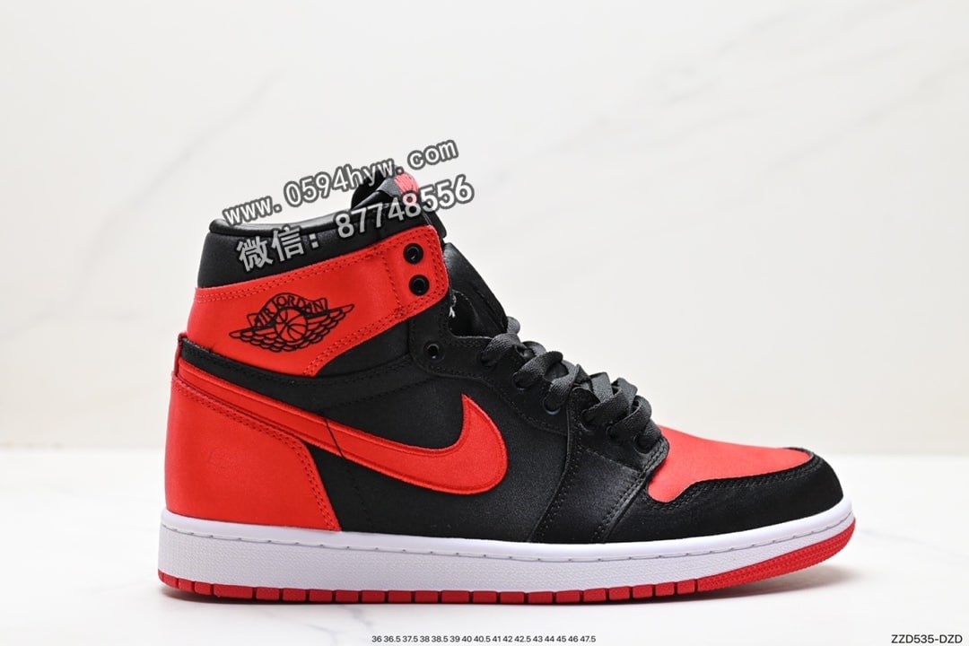 Nike Air Jordan 1 Retro High OG 高帮篮球鞋 黑白 货号: FD4810-061