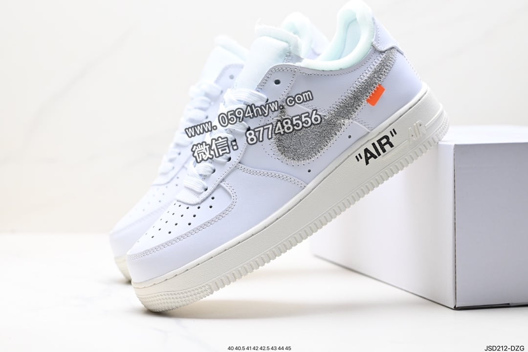 - Air Force 1 ‘07 Low 原楦头原纸板 品牌：Nike 系列：Air Force 1 鞋子类型：低帮篮球鞋 颜色：未提及 货号：AO4297-100