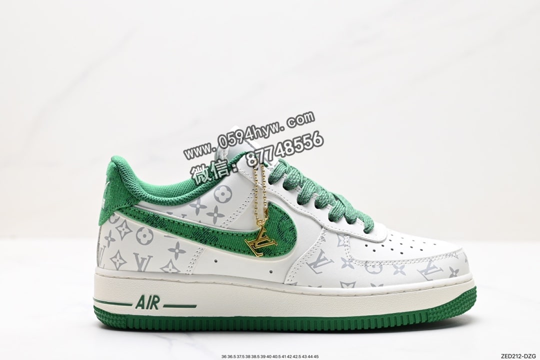 Air Force 1 ‘07 Low 原楦头原纸板 打造纯正空军版型
货号：LU0251-136
ID:ZED212-DZG