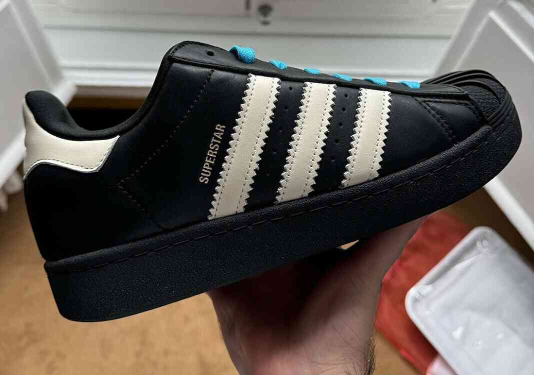 法瑞尔在巴黎时装周上首次推出 adidas Superstar 92 合作款