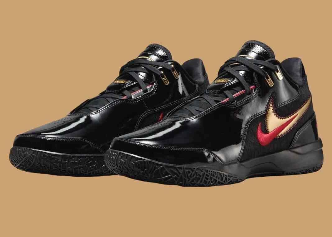 耐克 LeBron NXXT Gen AMPD “黑色/金属金色 “2024 年 7 月发布