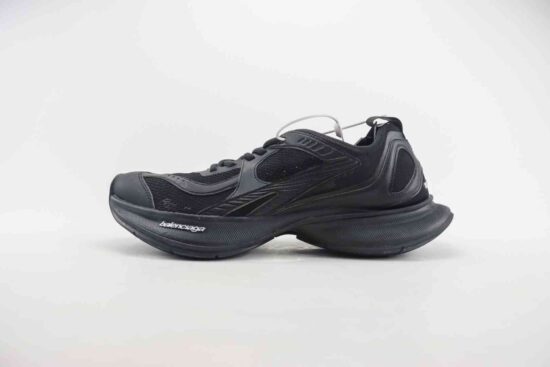 BALENCIAGA Circuit Sneakers 2024年巴黎世家13代 环道系列轻便复古透气跑鞋 GT版 编码：BTT1C
