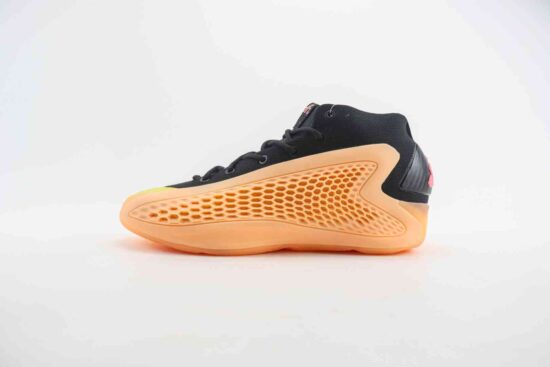 Adidas Anthony Edwards A.E. 1 “华子一代” 高帮篮球鞋 黑橙色 货号：IF1859