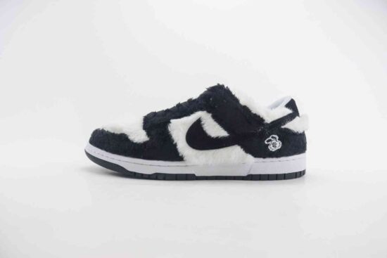 Nike SB Dunk Low FN6039-100 复古低帮滑板鞋 黑白熊猫 毛绒绒 印花