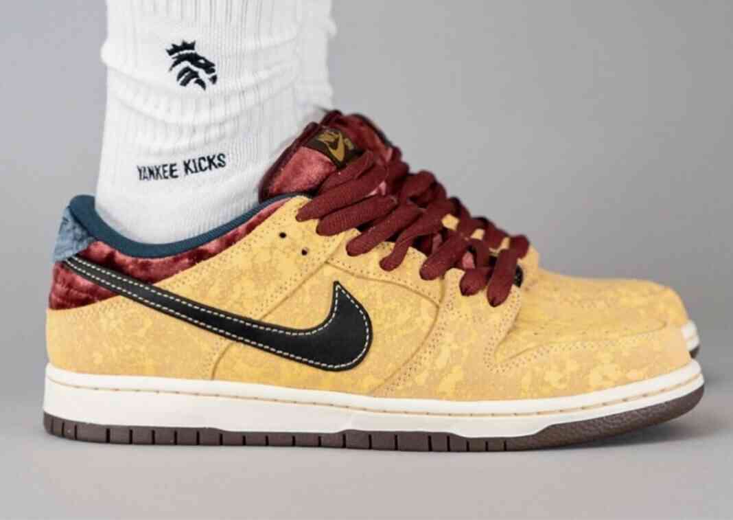 耐克 SB Dunk Low “电影之城 “2024 年假日发布