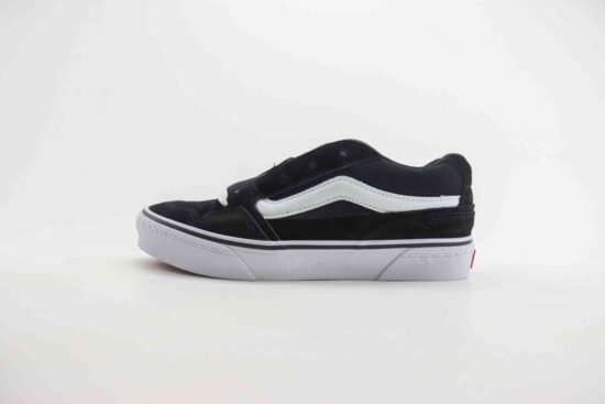 万斯Vans Classics Knu Skool 经典黑白面包鞋 编码：VWP1S