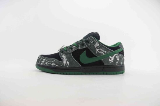 TOP There Skateboards x NK SB Dunk Low 联名款低帮休闲板鞋 黑绿涂鸦 货号：HF7743-001