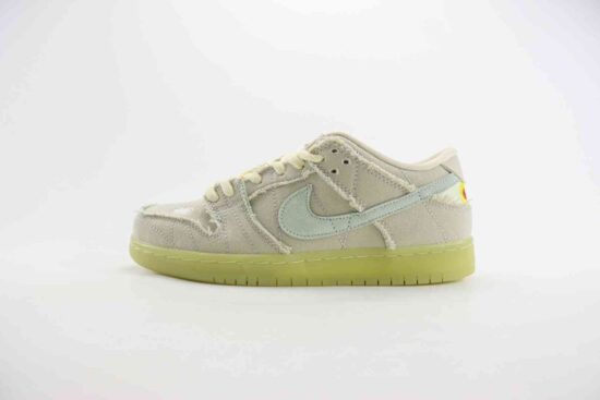 Nike SB Dunk Low Mummy 低帮休闲板鞋 夜光木乃伊 货号：DM0774-111