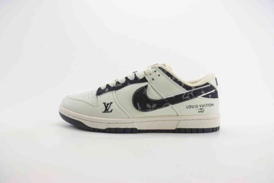 Nike SB Dunk Low 联名鞋 货号：XB3802-358