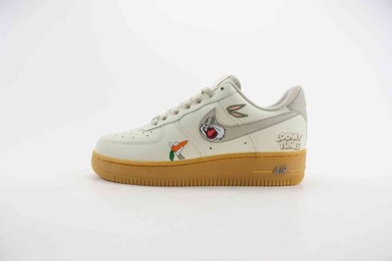 Nike Air Force 1 低帮空军 米灰 兔涂鸦印花 定制配色 货号：XC2351-660