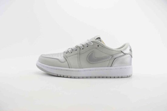 Air Jordan AJ1 Retro Low OG 低帮 灰银 乔丹篮球鞋系列 货号：CZ0790-002