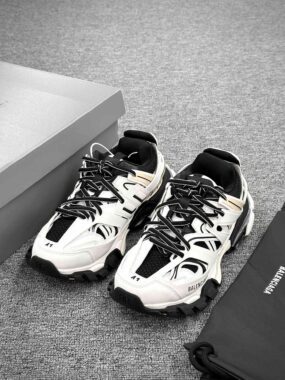 BALENCIAGA Track Trainers 3.0代 复古野跑慢跑鞋 白黑浅卡其 货号：542436 W3NH3 7261