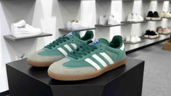 Adidas Originals Samba OG 桑巴舞系列 低帮休闲运动板鞋 翻毛绿深灰白生胶底 货号：ID2054