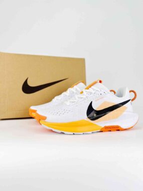 Nike Pegasus Trail 5 越野跑步鞋 货号：DV3864-011