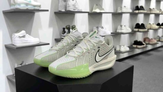 Nike Air Zoom GT Cut 3 EP Shine Together 低帮篮球鞋 货号：fp349494