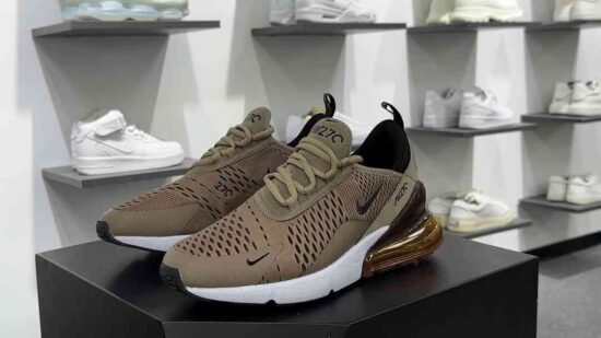 Nike Air Max270 SE 休闲运动慢跑鞋 货号：AH6789-108