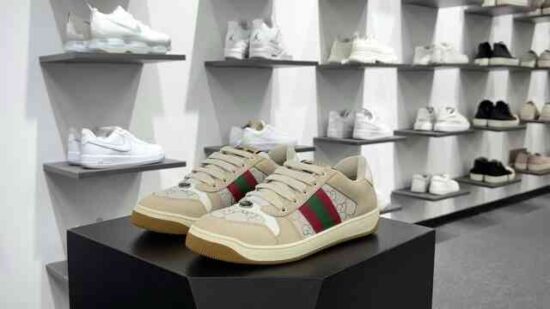 Gucci Screener GG Sneaker Low 休闲板鞋 皮革米白粉绿GG金银丝线 货号：577684 2C830 9150