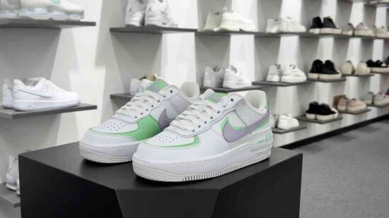 Nike Air Force 1 Shadow 低帮板鞋 White/Green/Purple 货号：CU8591-103