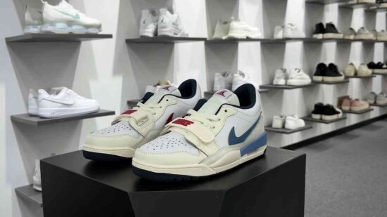 Nike Air Jordan Legacy 312 Low 乔丹低帮文化休闲运动篮球鞋 皮革米白运动红蓝 货号：HM3709-141