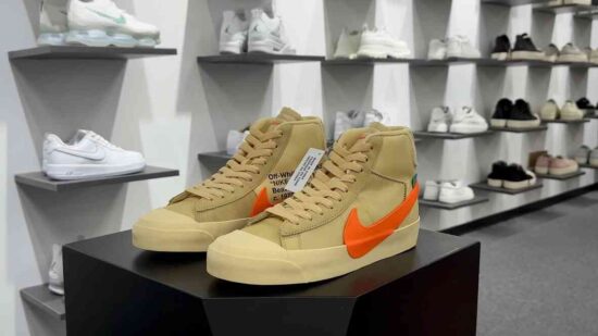 Off-White™ x Nike Blazer Mid Spooky “Grim Reepers” 中帮硫化休闲运动板鞋 货号：AA3832-700