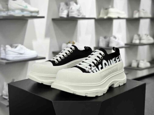 Alexander McQueen Chunky TreAdidasSlick Low Sneakers 低帮老爹厚底松糕系带帆布休闲运动鞋 条码编码：xy569866