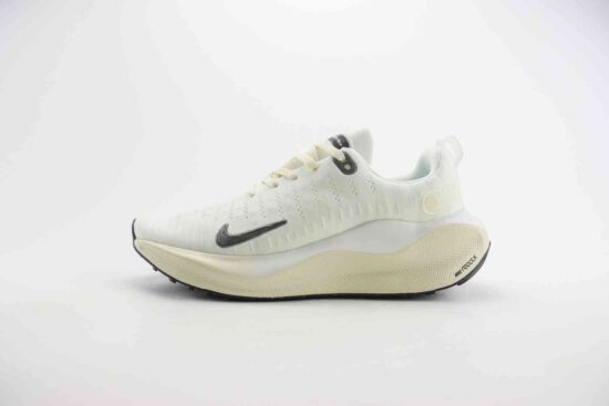 Nike REACTX INFINITY RUN 4 Gore-Tex 马拉松防水机能风格轻量跑鞋 货号：DR2670-104