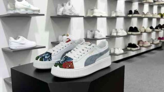 PUMA Suede Platform Women’s 二代松糕复古休闲板鞋 货号：366123-01