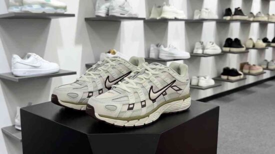 Nike P-6000 Premium 低帮复古老爹风休闲运动鞋 米白酒红乌龙卡其 货号：HF0728-201