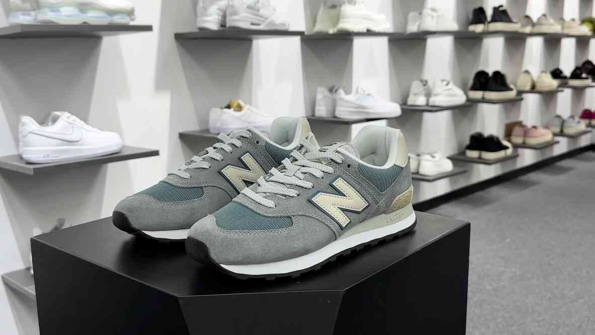 New Balance ML574 低帮复古休闲运动慢跑鞋 翻毛深灰钢蓝米白 货号：ML574BA2