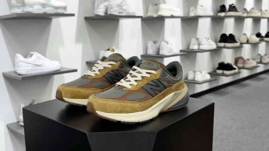 WTAPS x New Balance 990v6 Moon Mist 六代系列 美产 复古休闲跑步鞋 联名深棕灰 货号：M990CH6