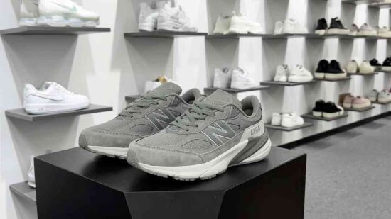 WTAPS x New Balance 990v6 Moon Mist 休闲运动跑步鞋 深灰反光银 货号：M990WT6