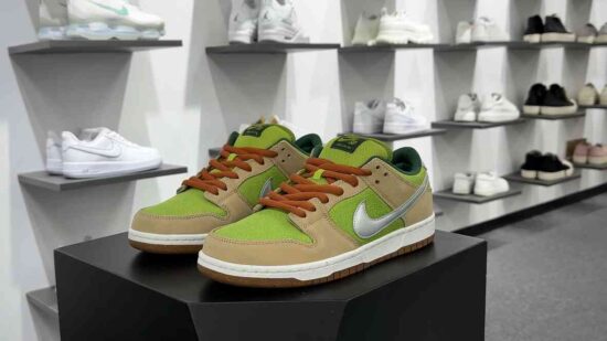 Nike SB Dunk Low 蜗牛 SB低帮休闲板鞋 货号：FQ7585-200