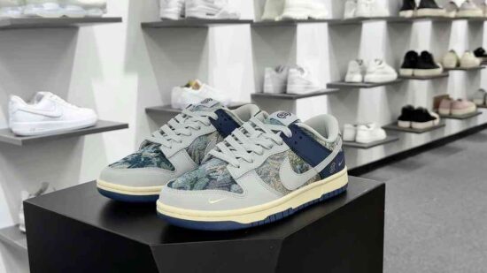 CLOT x Nike By You SB Dunk Low Retro SP 扣篮系列 低帮滑板鞋 灰蓝 货号：JH8310-950