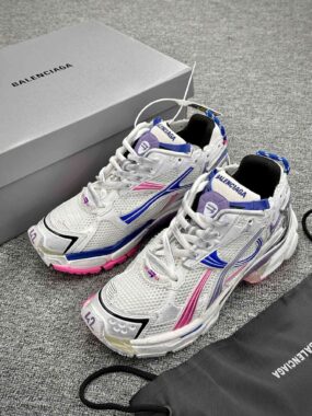 BALENCIAGA Runner Sneaker 低帮复古野跑潮流休闲运动慢跑鞋 White/Blue/Pink/Purple 货号：772774 W3RMU 9554