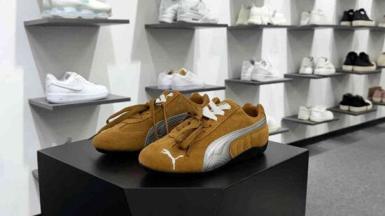 Puma Speedcat OG 低帮赛车鞋 白红色 货号：hy58699