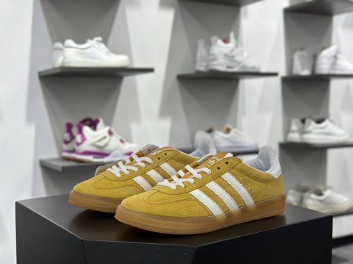 Adidas Original Gazelle Indoor 复古休闲运动板鞋 货号：HQ8716